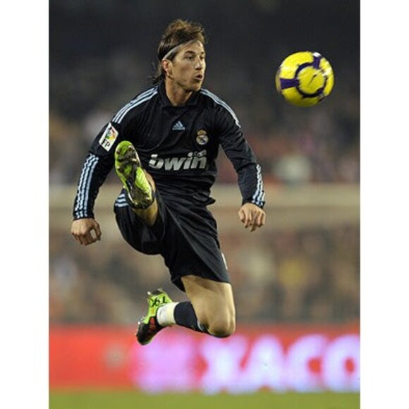 Ramos Real Madrid 2009 2010 Away Soccer Jersey Shirt L SKU# E84339 - Picture 8 of 8